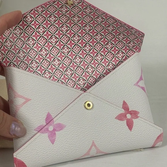 Stunning Rare Louis Vuitton Medium Kirigami Watercolor Sold - Picture 8 of 11